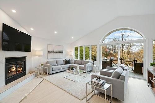 Salon - 646 Rue Valiquette, Sainte-Adèle, QC - Indoor Photo Showing Living Room With Fireplace