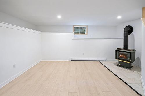 Salle familiale - 646 Rue Valiquette, Sainte-Adèle, QC - Indoor Photo Showing Other Room