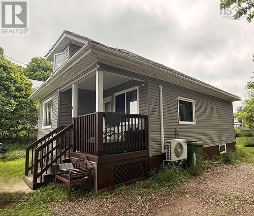 18 Royalty Street  Truro, NS B2N 1S9