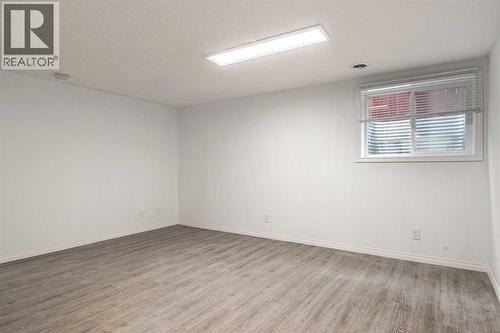 4712 Vegas Road Nw, Calgary, AB - Indoor Photo Showing Other Room