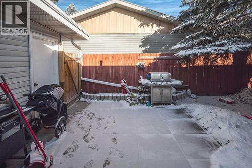 4712 Vegas Road Nw, Calgary, AB - Outdoor