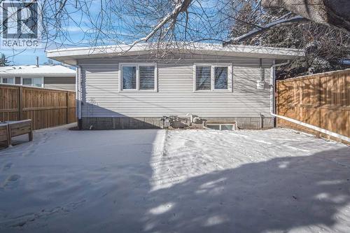 4712 Vegas Road Nw, Calgary, AB - Outdoor