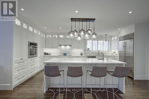 19 Whitney Avenue, Toronto, ON - Indoor Photo Showing Kitchen With Upgraded Kitchen