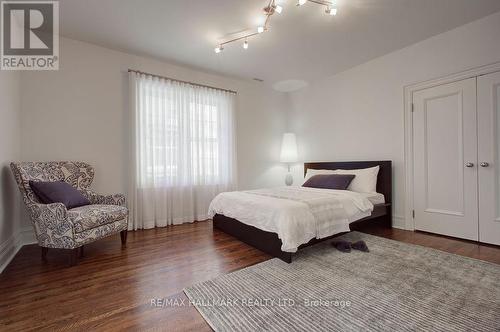 19 Whitney Avenue, Toronto, ON - Indoor Photo Showing Bedroom