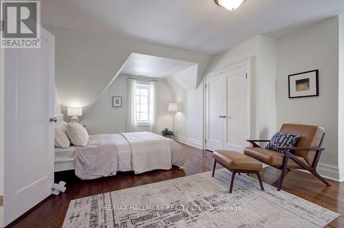 19 Whitney Avenue, Toronto, ON - Indoor Photo Showing Bedroom