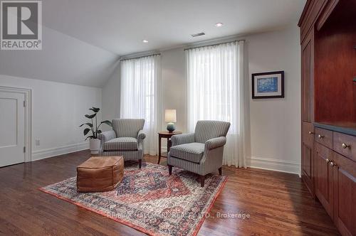 19 Whitney Avenue, Toronto, ON - Indoor Photo Showing Living Room