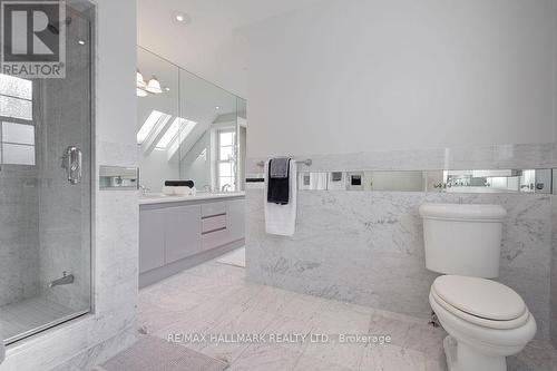 19 Whitney Avenue, Toronto, ON - Indoor Photo Showing Bathroom