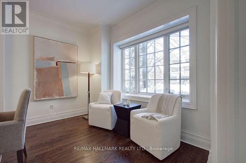 19 Whitney Avenue, Toronto, ON - Indoor