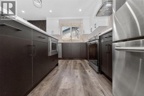 432 Ogden Drive Se, Calgary, AB - Indoor Photo Showing Kitchen