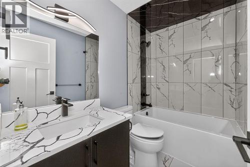 432 Ogden Drive Se, Calgary, AB - Indoor Photo Showing Bathroom