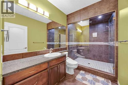 100 Cougarstone Manor Sw, Calgary, AB - Indoor Photo Showing Bathroom