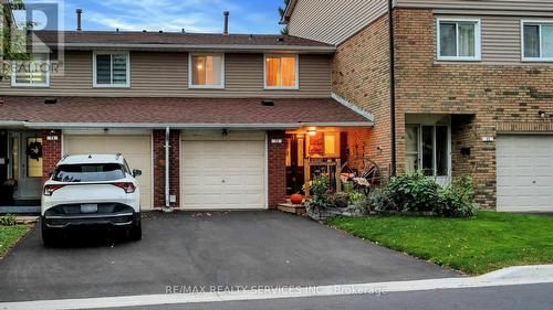 72 CARISBROOKE COURT  Brampton, ON L6S 3K1