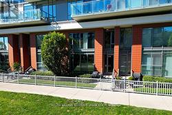 TH115 - 90 STADIUM ROAD  Toronto, ON M5V 3W5