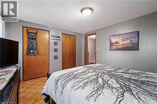 135 West Avenue N, Hamilton, ON - Indoor Photo Showing Bedroom