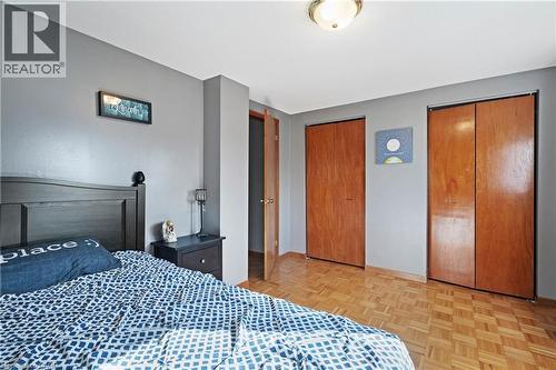 135 West Avenue N, Hamilton, ON - Indoor Photo Showing Bedroom