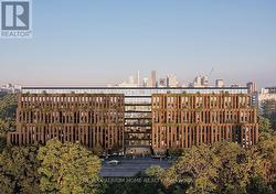 427 - 1720 BAYVIEW AVENUE  Toronto, ON M4G 3C4