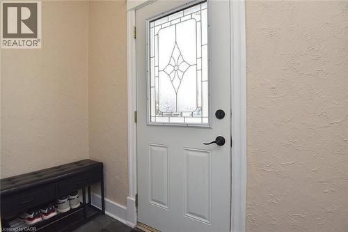 Front vestibule - 19 East 17Th Street, Hamilton, ON - Indoor Photo Showing Other Room