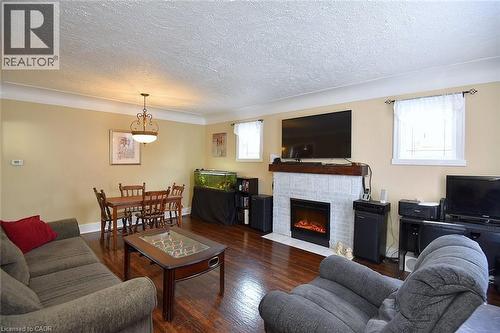 19 East 17Th Street, Hamilton, ON - Indoor Photo Showing Living Room With Fireplace