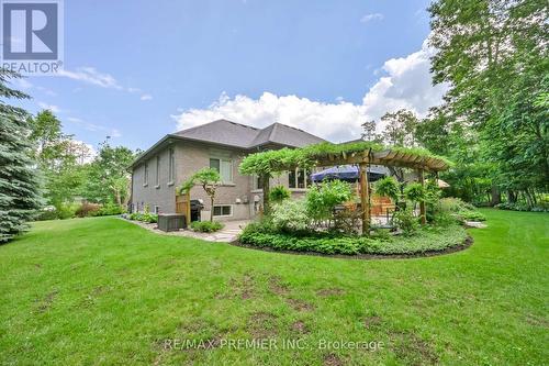 2 Hilltop Court, Springwater, ON - Outdoor