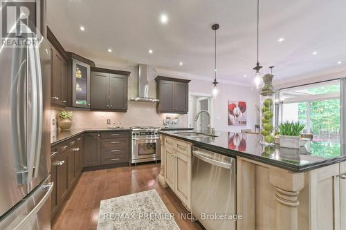 2 Hilltop Court, Springwater, ON - Indoor Photo Showing Kitchen With Upgraded Kitchen