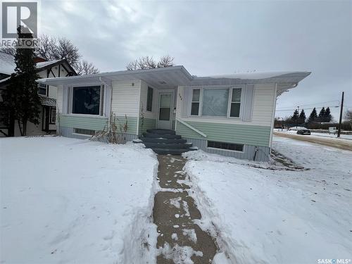 596 1st AVENUE NE  Swift Current, SK S9H 2B7