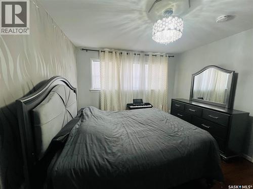 596 1St Avenue Ne, Swift Current, SK - Indoor Photo Showing Bedroom