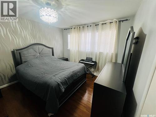 596 1St Avenue Ne, Swift Current, SK - Indoor Photo Showing Bedroom