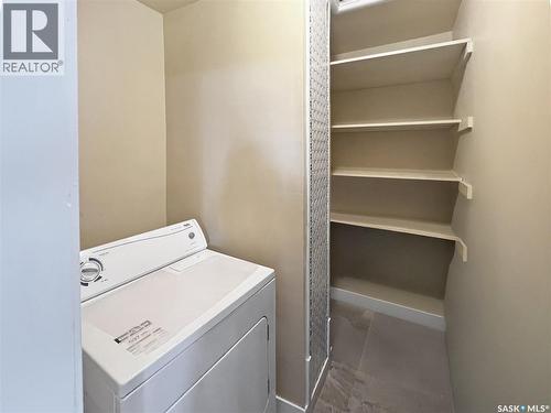 596 1St Avenue Ne, Swift Current, SK - Indoor With Storage