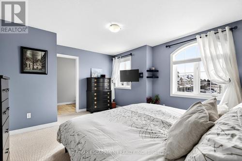 44 Madonna Drive, Hamilton, ON - Indoor Photo Showing Bedroom