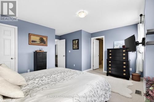 44 Madonna Drive, Hamilton, ON - Indoor Photo Showing Bedroom