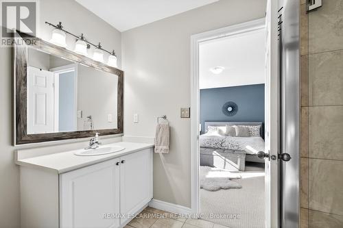 44 Madonna Drive, Hamilton, ON - Indoor Photo Showing Bathroom