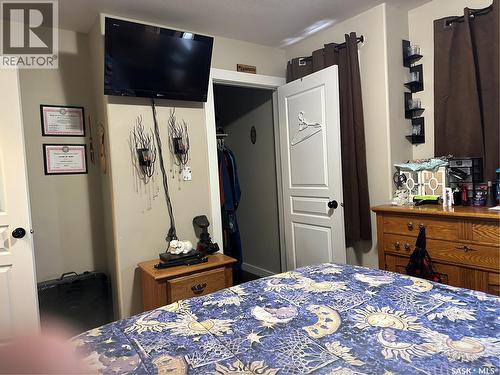 18 880 5Th Street, Weyburn, SK - Indoor Photo Showing Bedroom