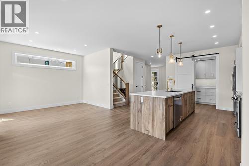 1025 Kitson Court, West Kelowna, BC - Indoor Photo Showing Kitchen