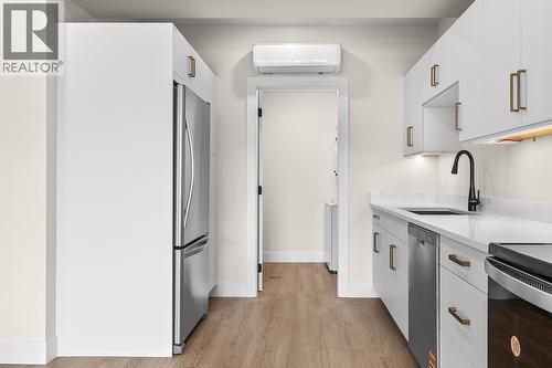 1025 Kitson Court, West Kelowna, BC - Indoor Photo Showing Kitchen With Upgraded Kitchen