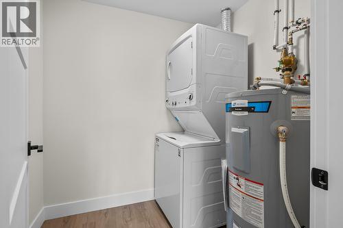 1025 Kitson Court, West Kelowna, BC - Indoor Photo Showing Laundry Room
