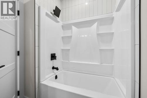 1025 Kitson Court, West Kelowna, BC - Indoor Photo Showing Bathroom