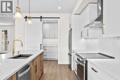 1025 Kitson Court, West Kelowna, BC - Indoor Photo Showing Kitchen With Double Sink With Upgraded Kitchen