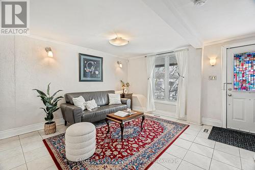 477 Booth Street, Ottawa, ON - Indoor Photo Showing Living Room