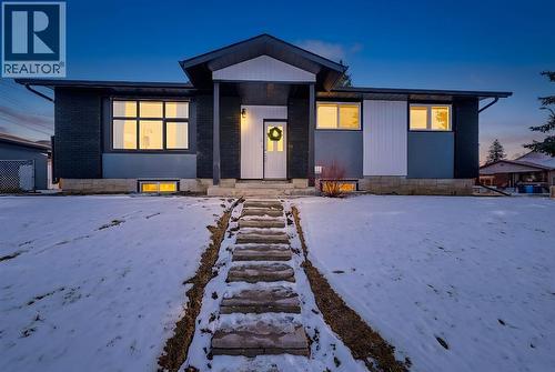 204 Martell Road Ne, Calgary, AB - Outdoor