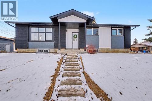 204 Martell Road Ne, Calgary, AB - Outdoor
