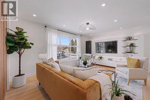 204 Martell Road Ne, Calgary, AB - Indoor Photo Showing Living Room