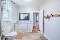 296 King St E - Washroom - 
