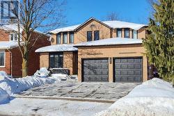 280 KENNEDY STREET W  Aurora, ON L4G 6L2