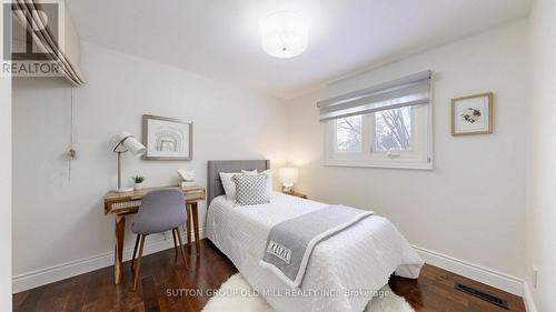 20 Springburn Crescent, Aurora, ON - Indoor Photo Showing Bedroom