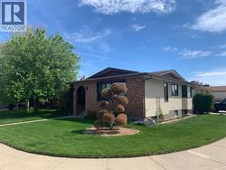 1813 Elm Road S  Lethbridge, AB T1K 4X5