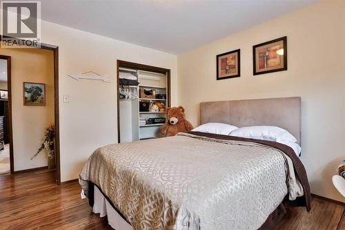 1813 Elm Road S, Lethbridge, AB - Indoor Photo Showing Bedroom