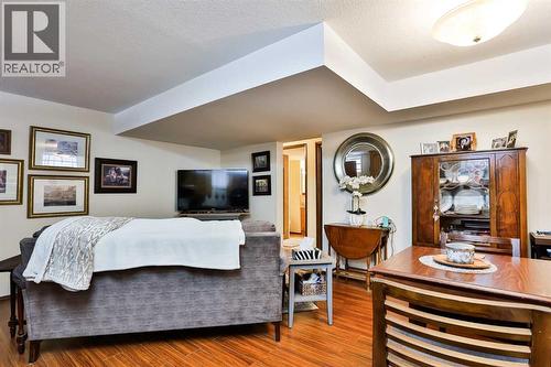 1813 Elm Road S, Lethbridge, AB - Indoor Photo Showing Living Room