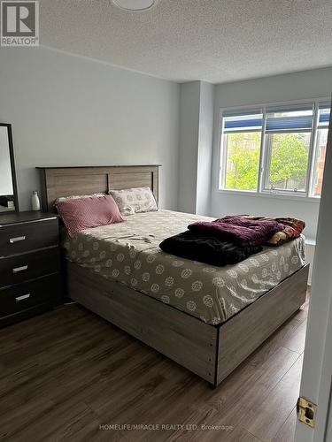 3918 Zenith Court, Mississauga, ON - Indoor Photo Showing Bedroom