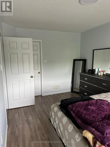 3918 Zenith Court, Mississauga, ON - Indoor Photo Showing Bedroom