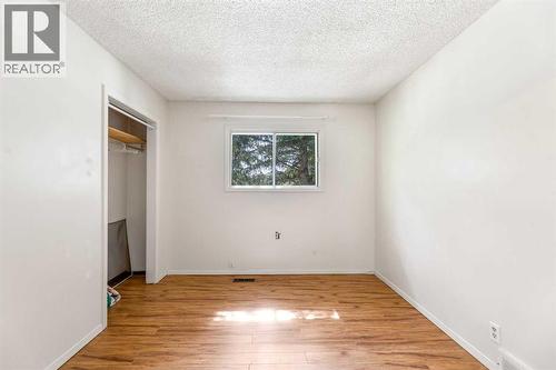 Bedroom 2 - 4908 23 Avenue Nw, Calgary, AB - Indoor Photo Showing Other Room